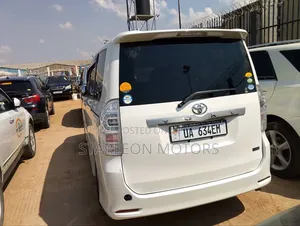 Toyota Voxy 2012 White