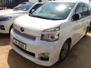 Toyota Voxy 2012 White