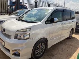 Toyota Voxy 2012 White