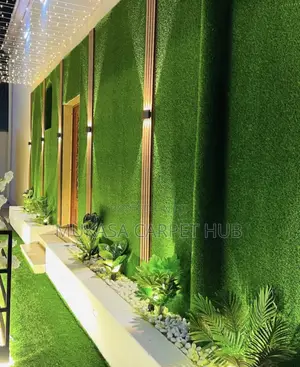 Artificial Grass Carpet Installed on a Wall