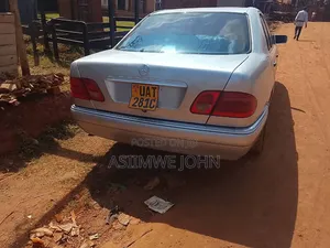 Mercedes-Benz E200 2000 Silver