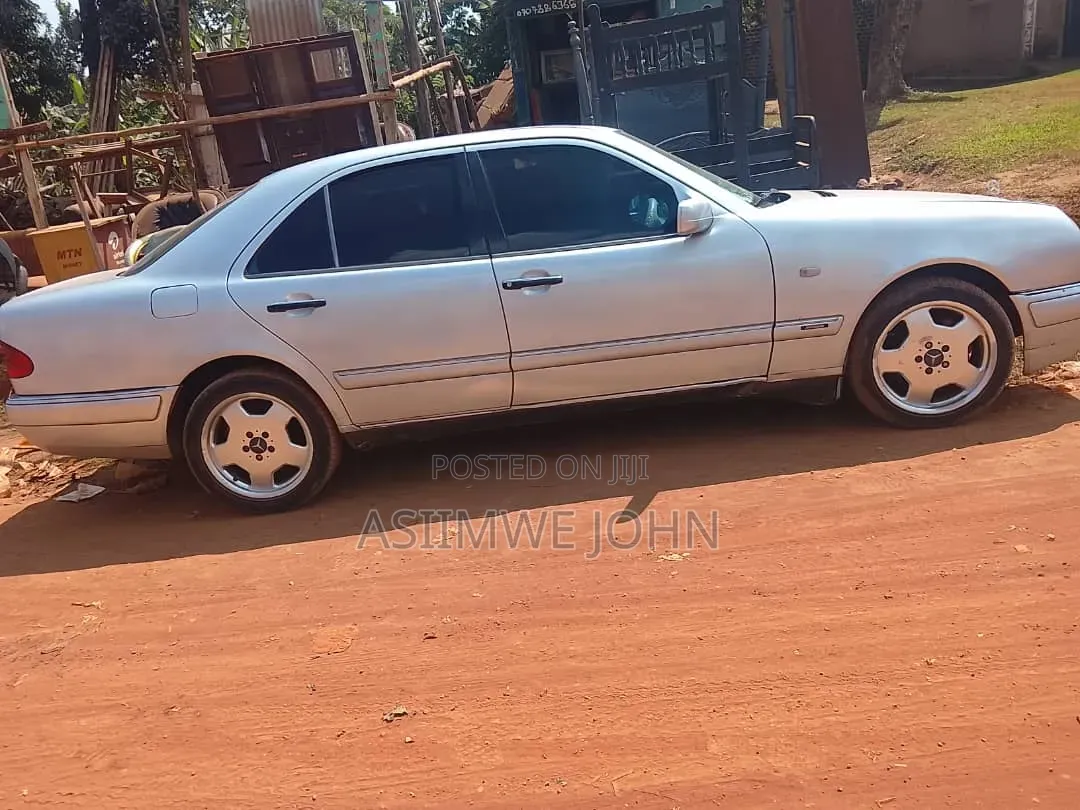 Mercedes-Benz E200 2000 Silver