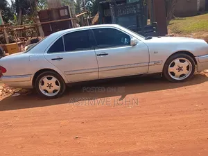 Mercedes-Benz E200 2000 Silver