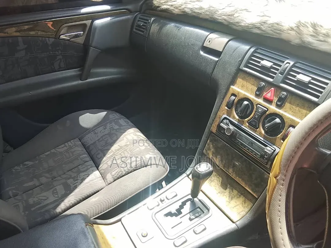 Mercedes-Benz E200 2000 Silver