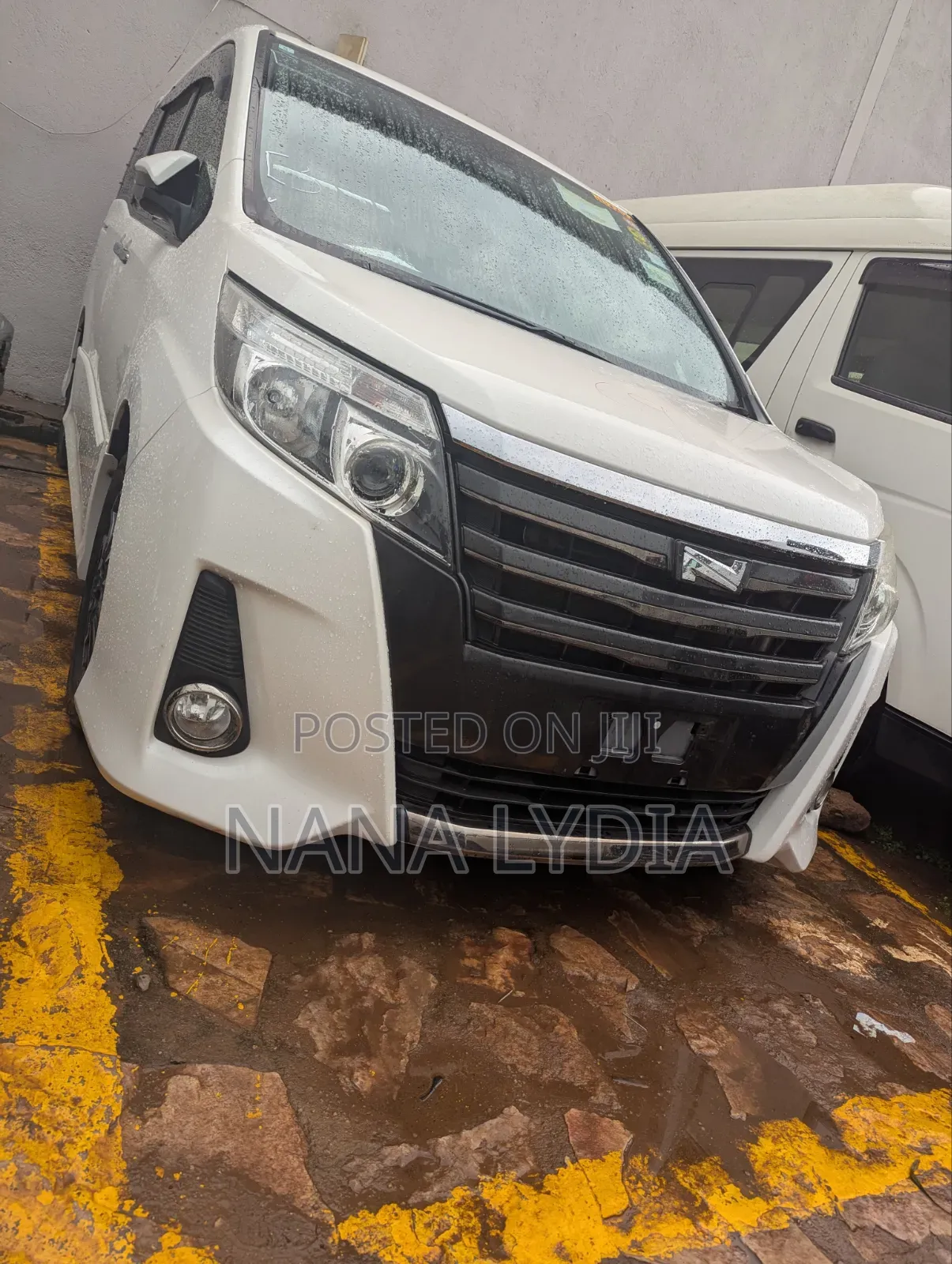 Toyota Noah 2015 White