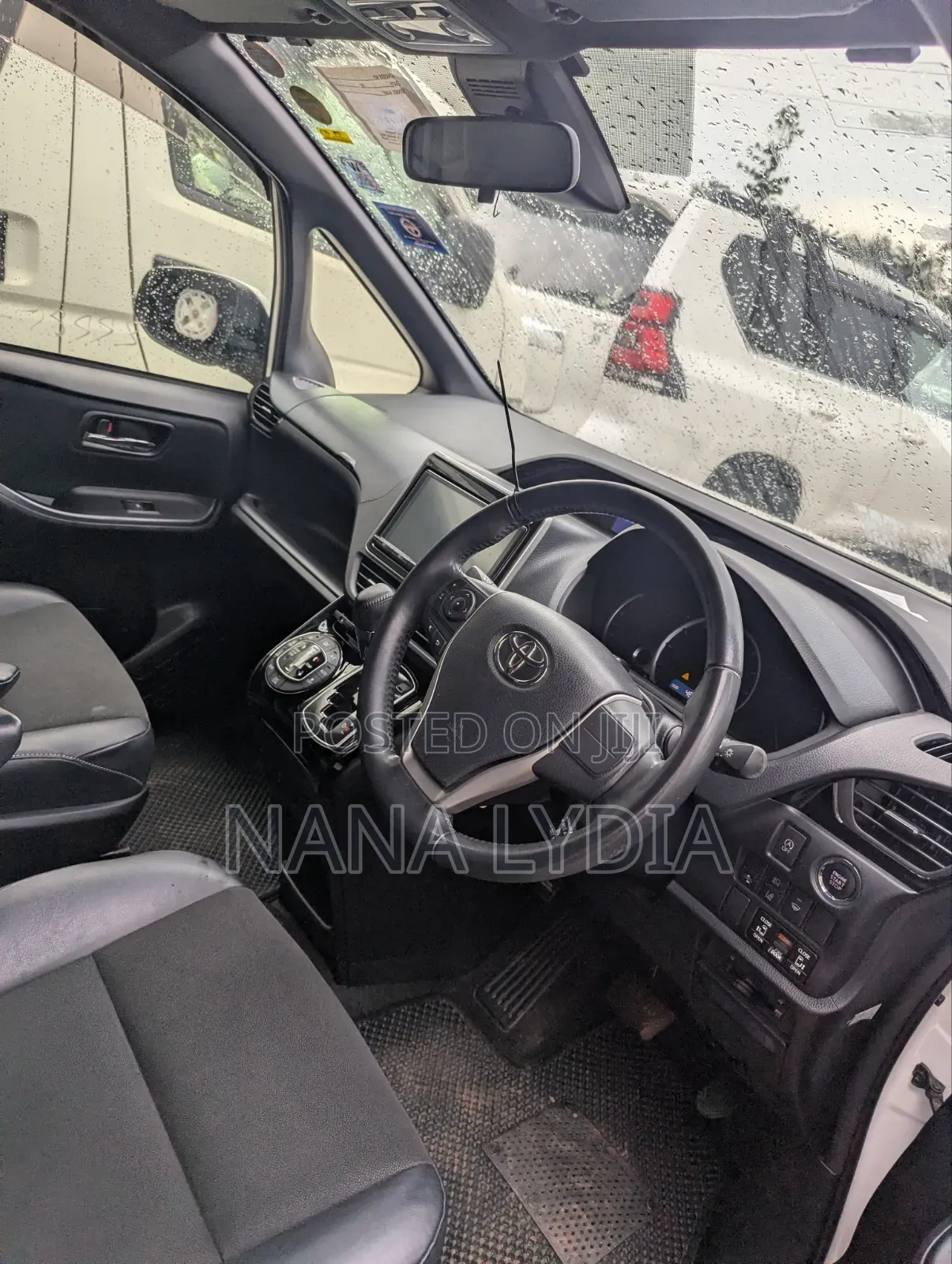 Toyota Noah 2015 White