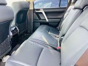 Toyota Land Cruiser Prado 2017 Black