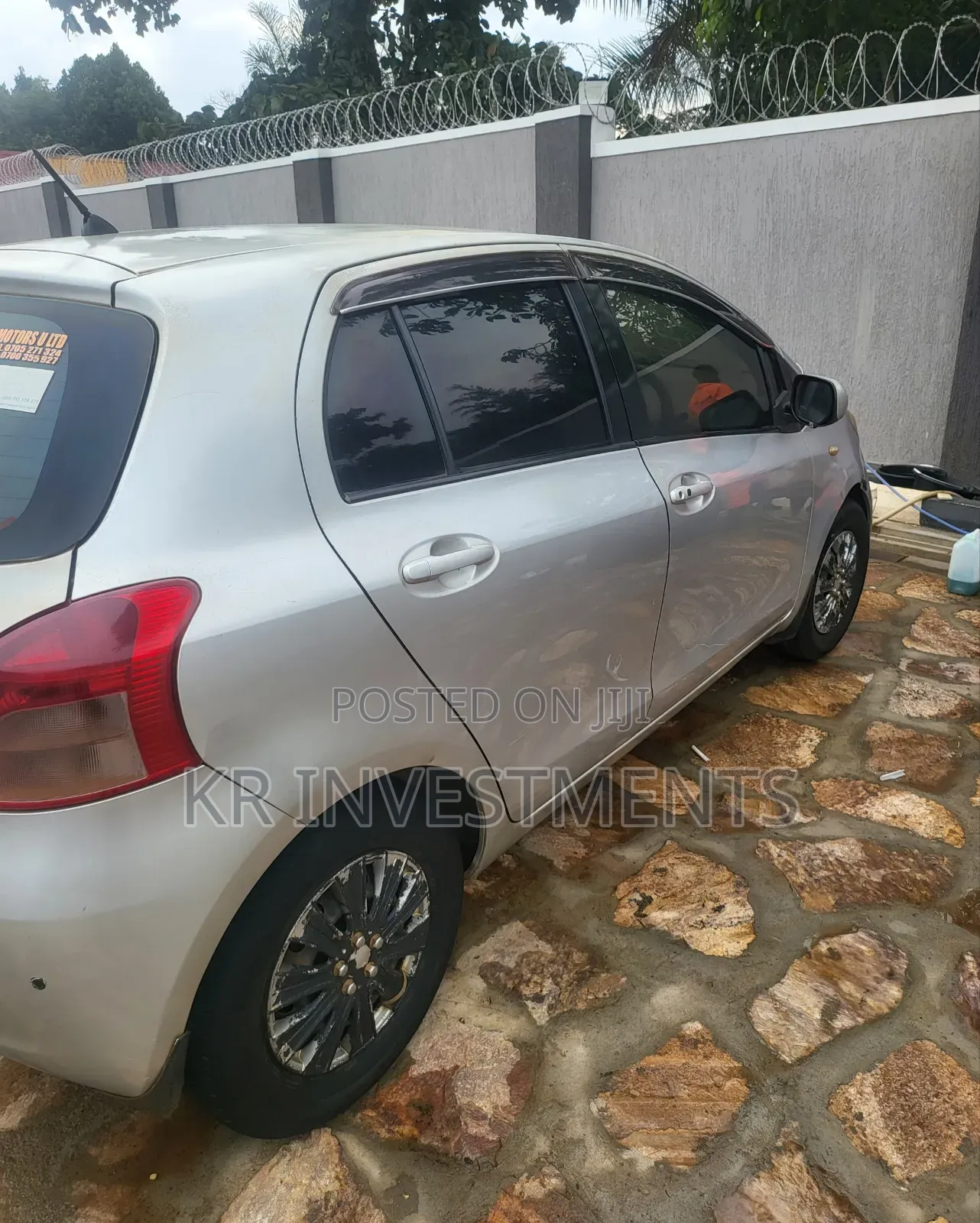 Toyota Vitz 2008 Silver