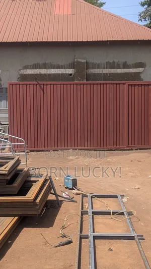 Metallic Gate