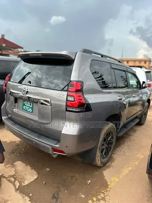 Toyota Land Cruiser Prado 2022 Gray