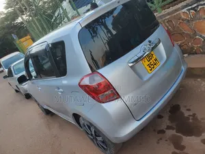 Toyota Ractis 2008 Silver