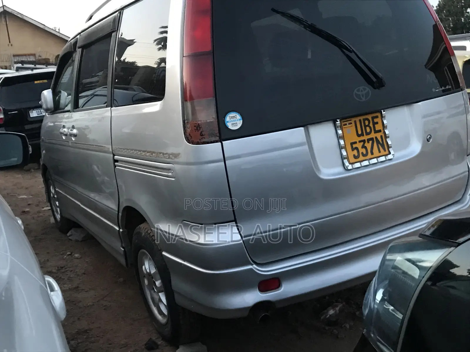 Toyota TownAce Noah 2000 Silver