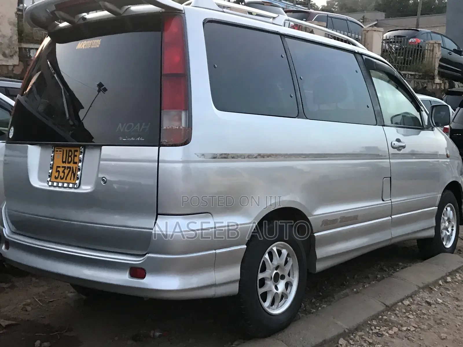 Toyota TownAce Noah 2000 Silver