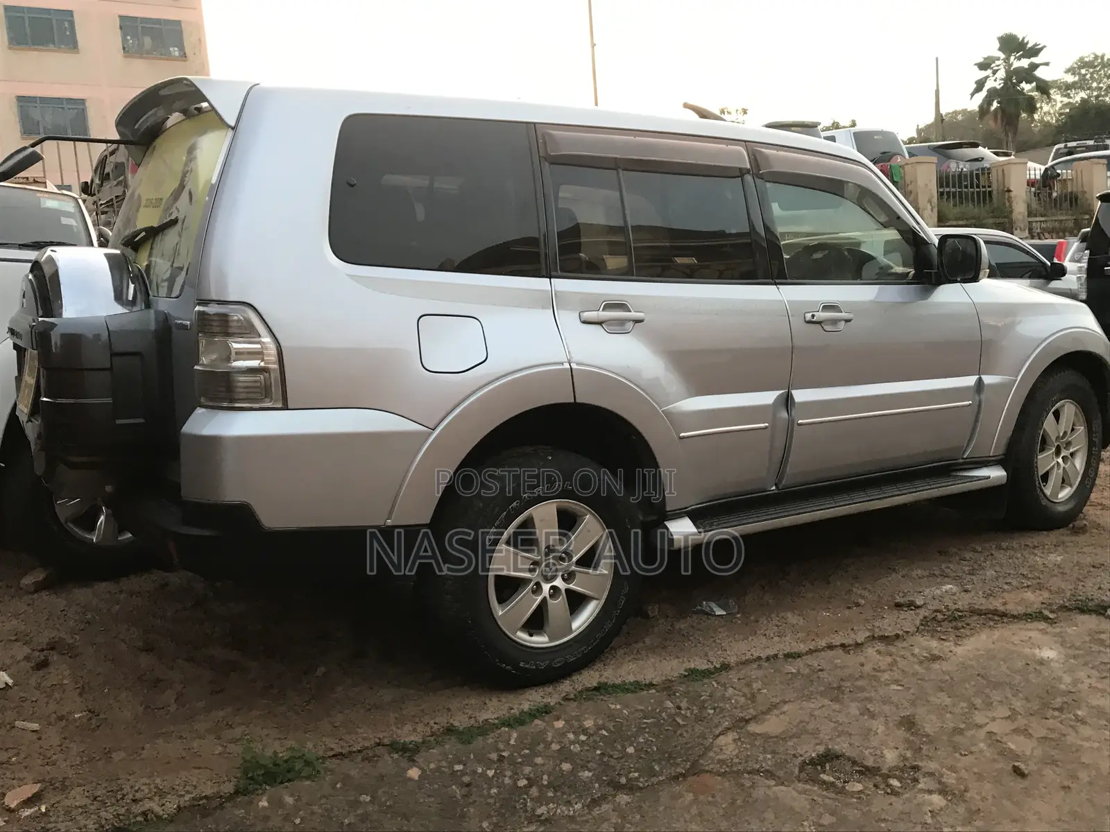 Mitsubishi Pajero 2009 Silver