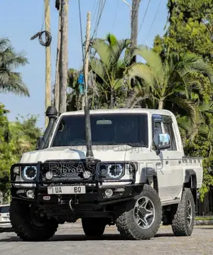 Toyota Land Cruiser Prado 2017 White