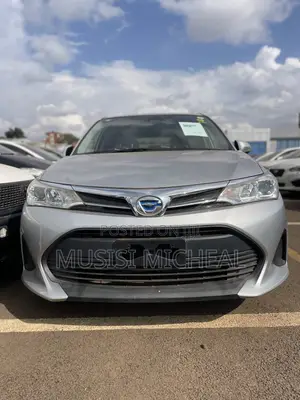 Toyota Corolla Fielder 1.5 Hybrid FWD 2017 Silver