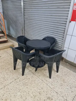 Hotels/Bars/Restaurant Plastic Table and Chairs