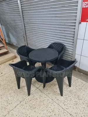 Hotels/Bars/Restaurant Plastic Table and Chairs