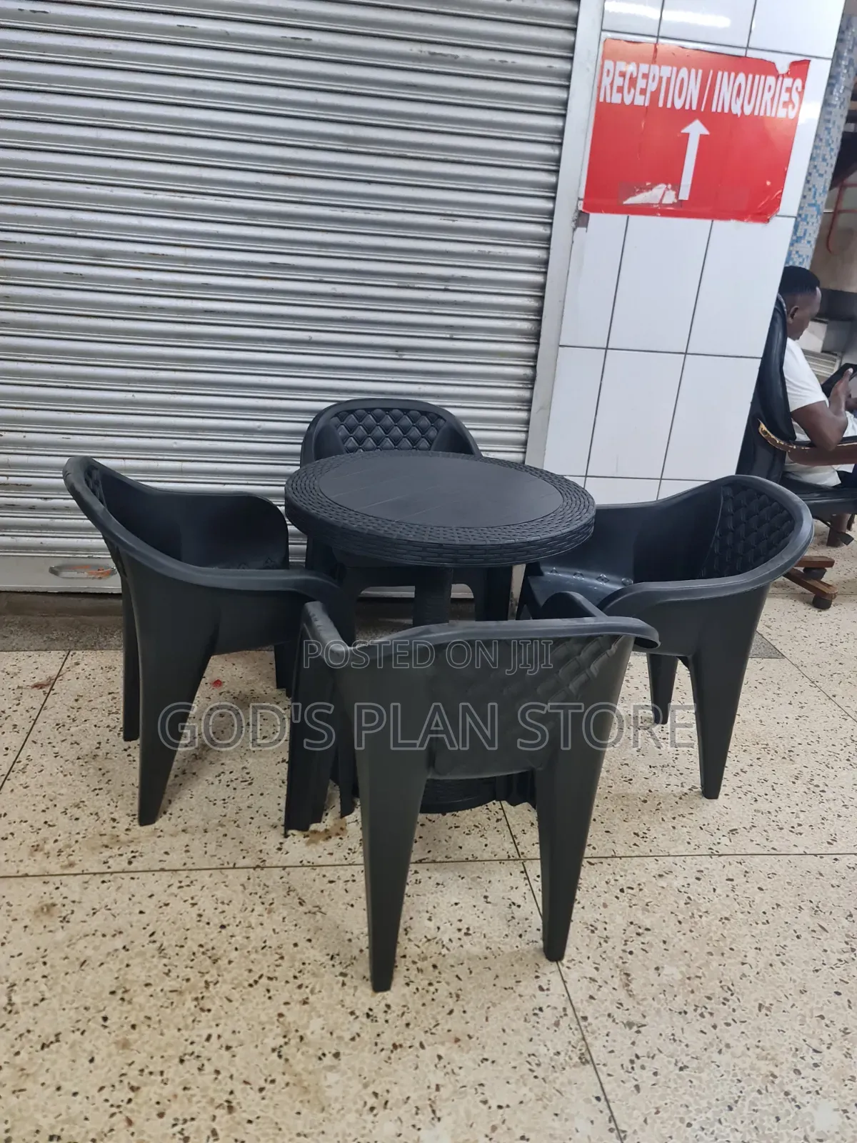 Hotels/Bars/Restaurant Plastic Table and Chairs