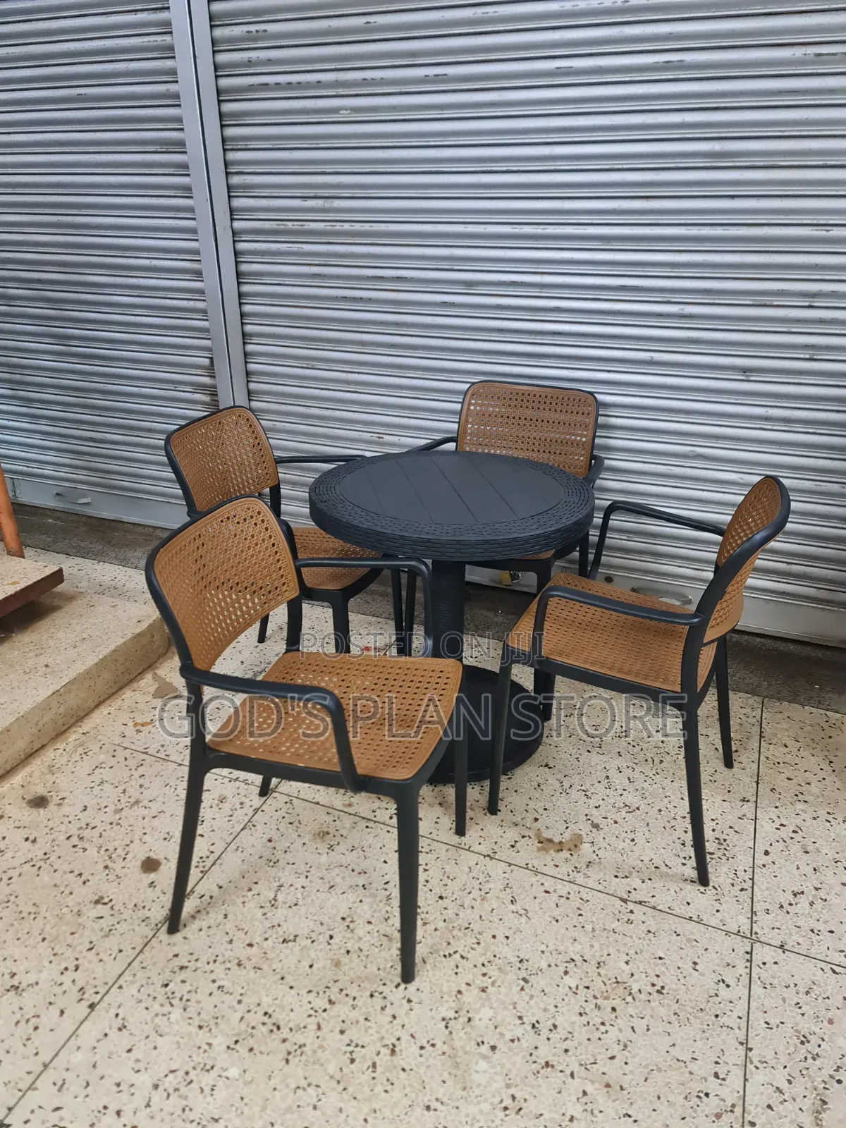Based Garden Beach Bar and Restaurant Plastic Table and Chairs