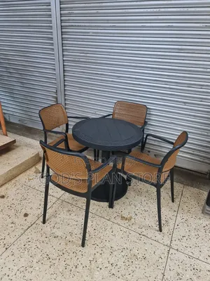 Modern Stylish Plastic Dining Table and Chairs Plastic Table and Chair