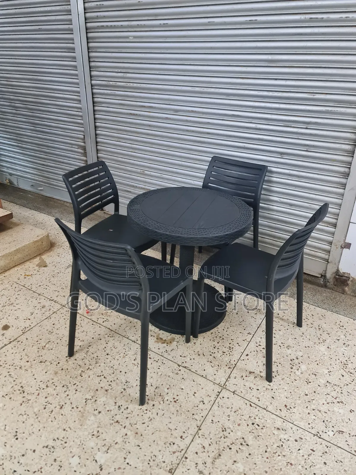 Based Outdoor Indoor Dining Plastic Table and Chairs