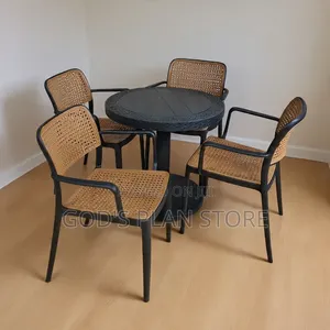 Genuine Outdoor Garden Plastic Table and Chairs for Dining