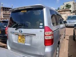 Toyota Noah 2011 Silver
