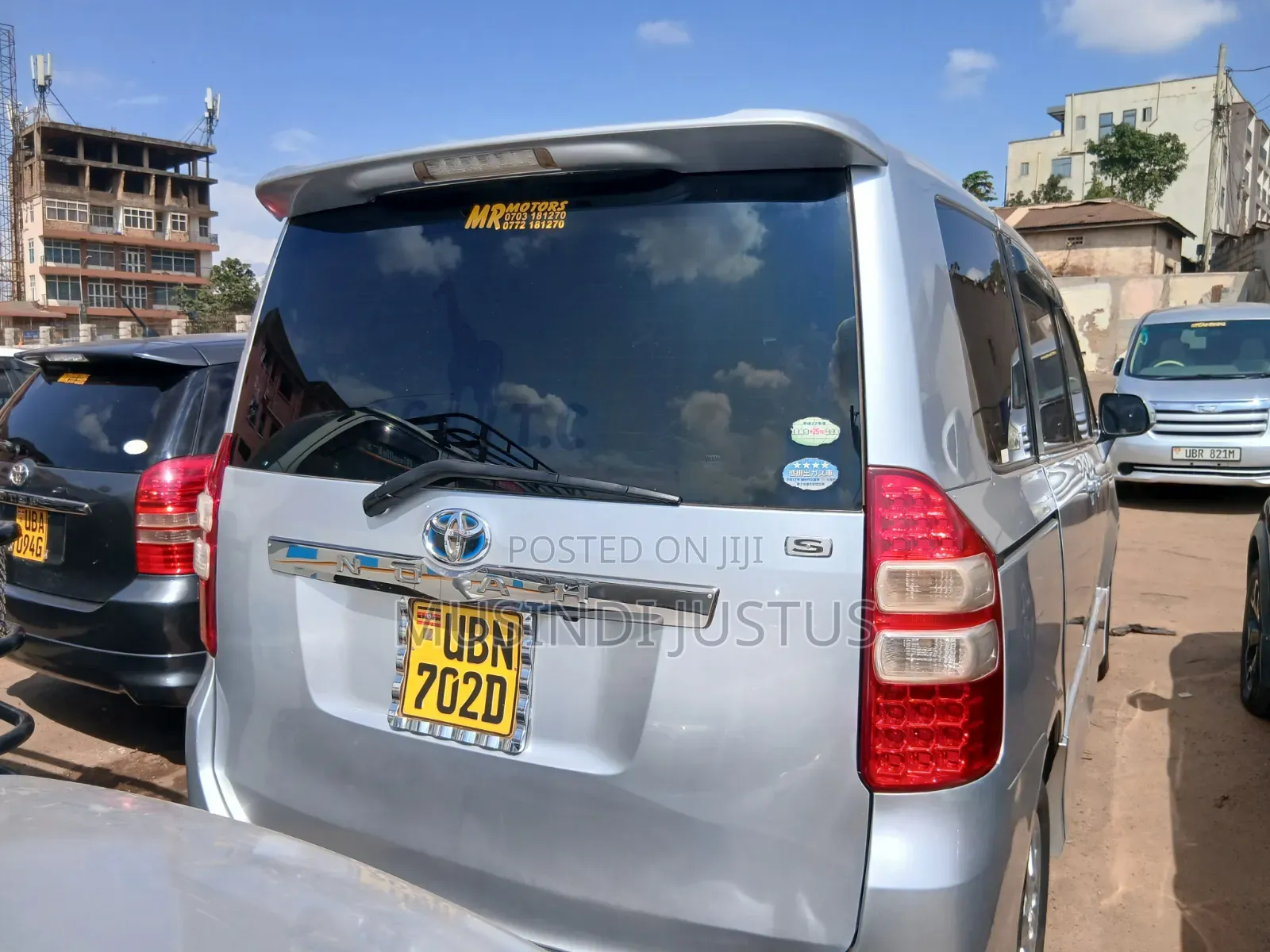 Toyota Noah 2011 Silver