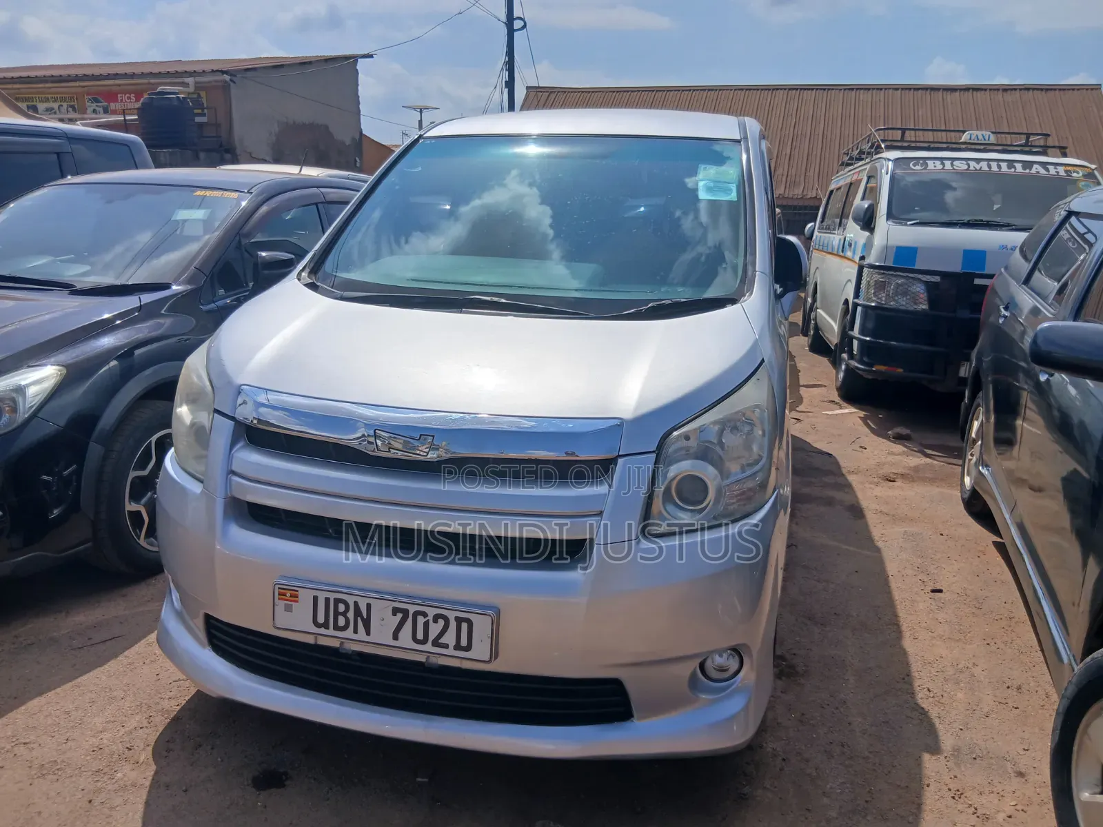 Toyota Noah 2011 Silver