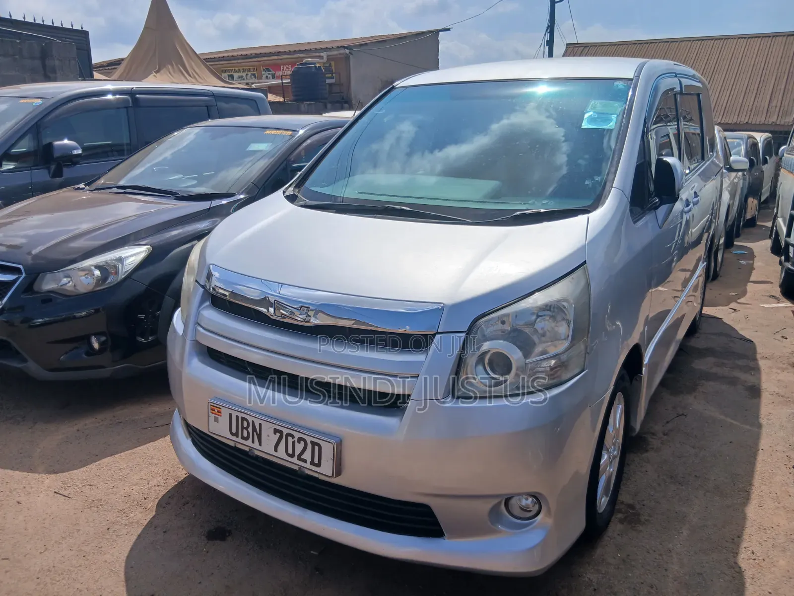 Toyota Noah 2011 Silver