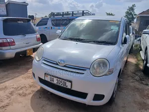 Toyota Sienta 2010 White