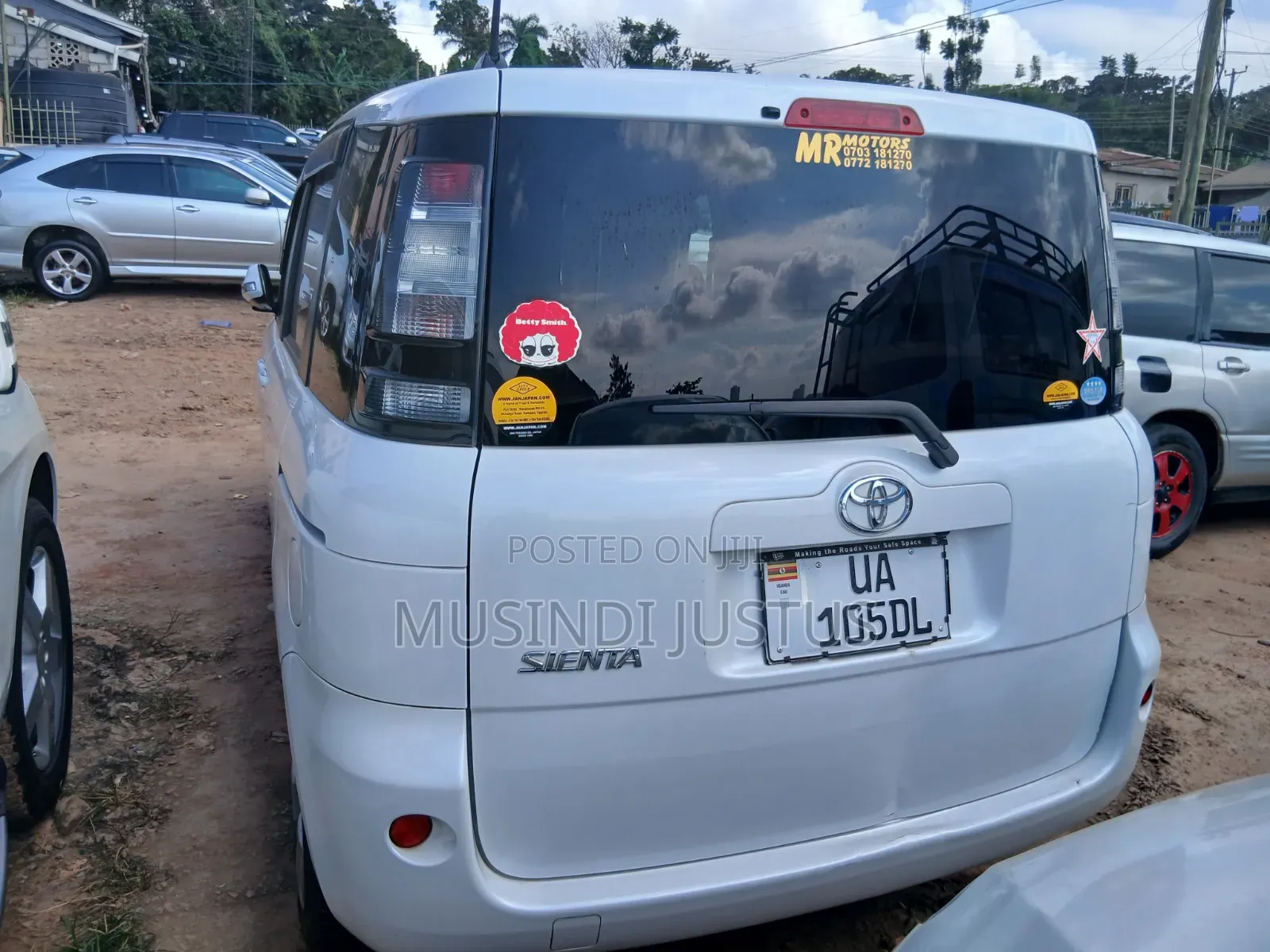 Toyota Sienta 2010 White