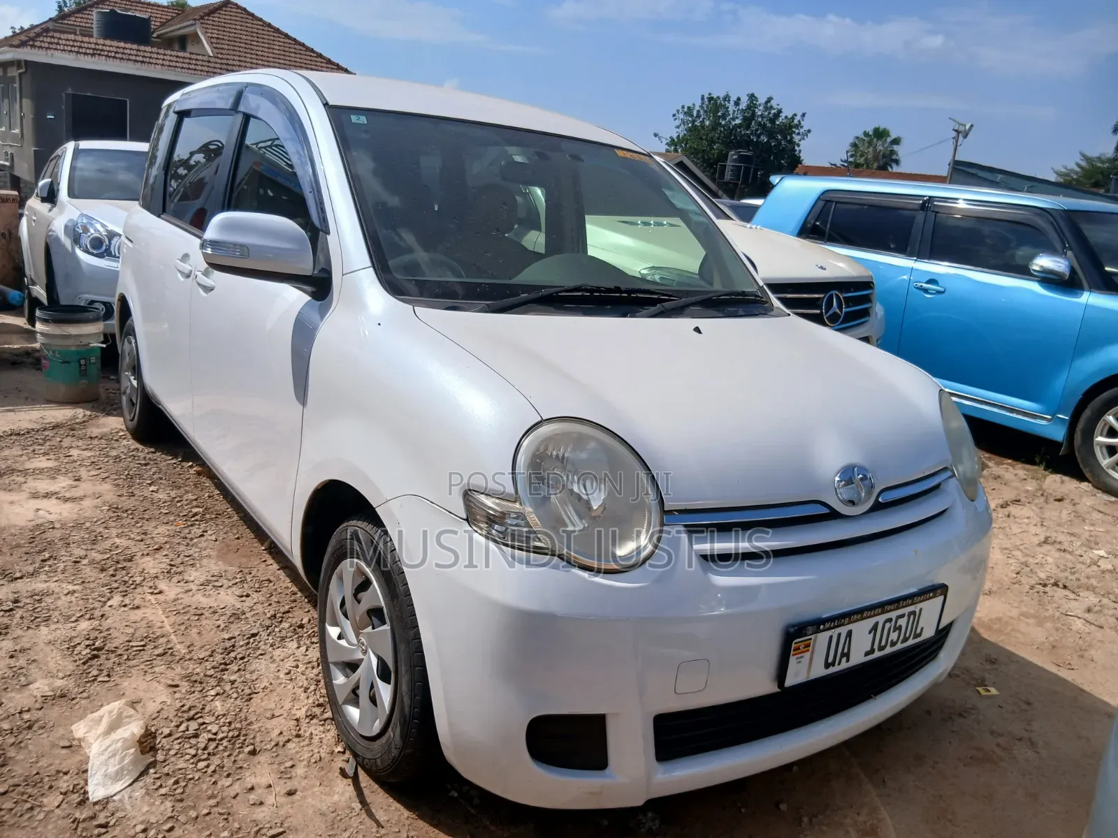 Toyota Sienta 2010 White