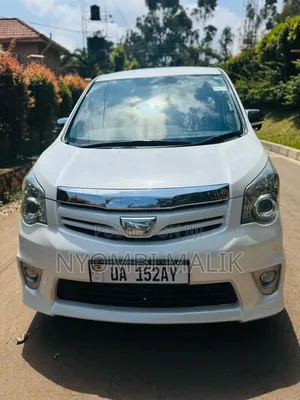 Toyota Noah 2013 White