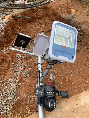 Solar Compound Light 300w With Solar Panels and Inbuilt Battery.