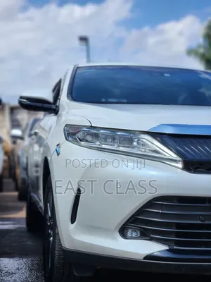 Toyota Harrier 2.0 2019 White