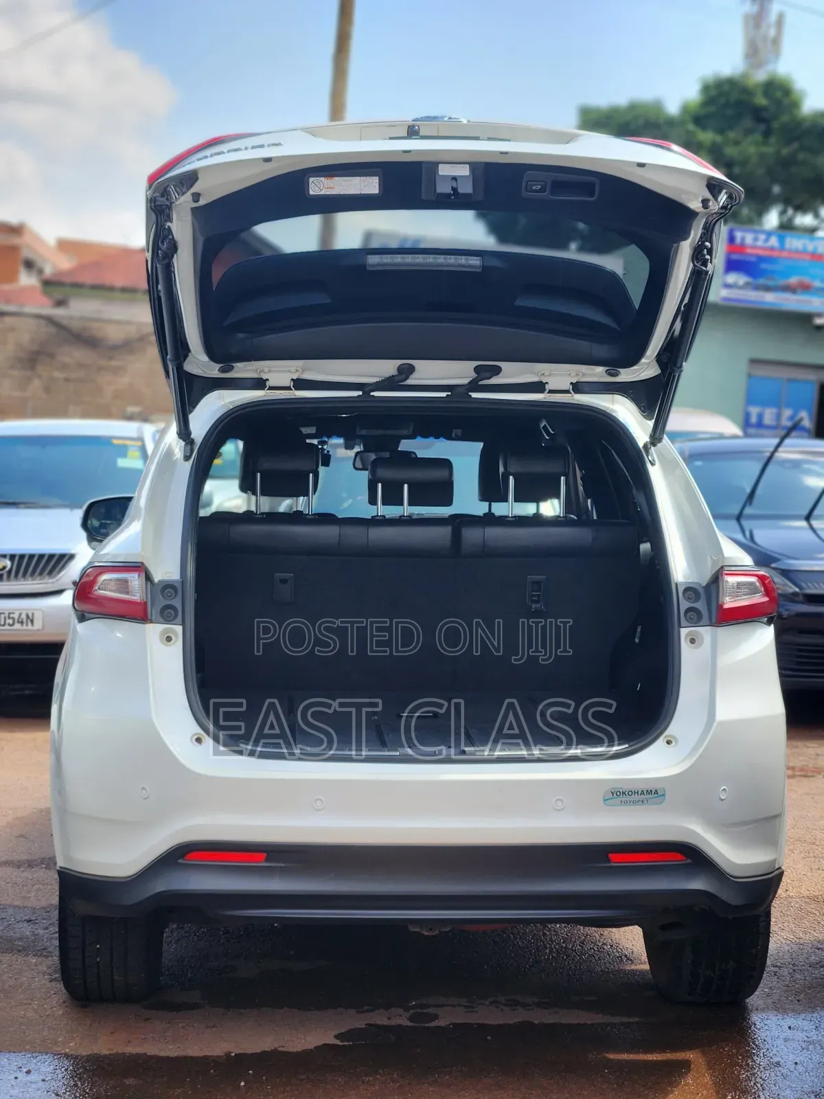 Toyota Harrier 2.0 2019 White