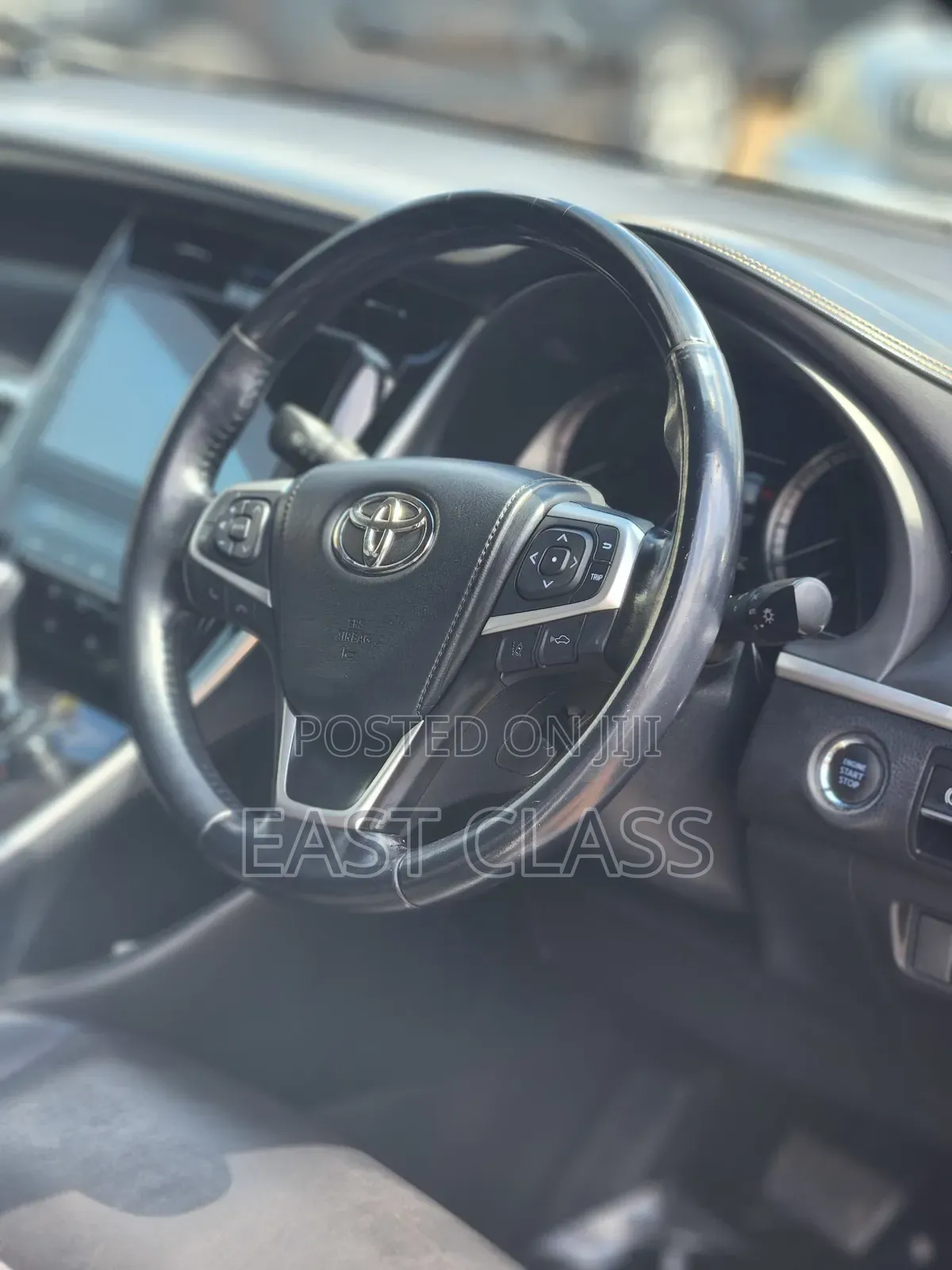 Toyota Harrier 2.0 2019 White