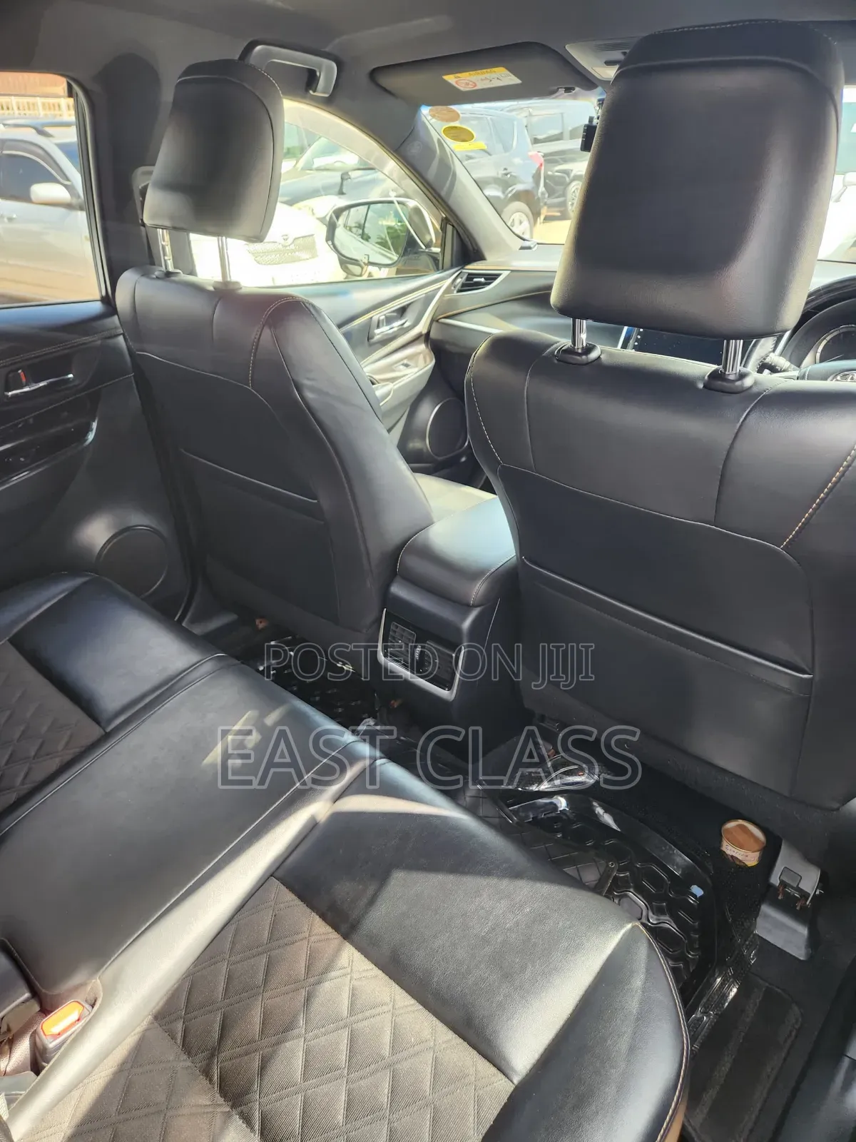 Toyota Harrier 2.0 2019 White