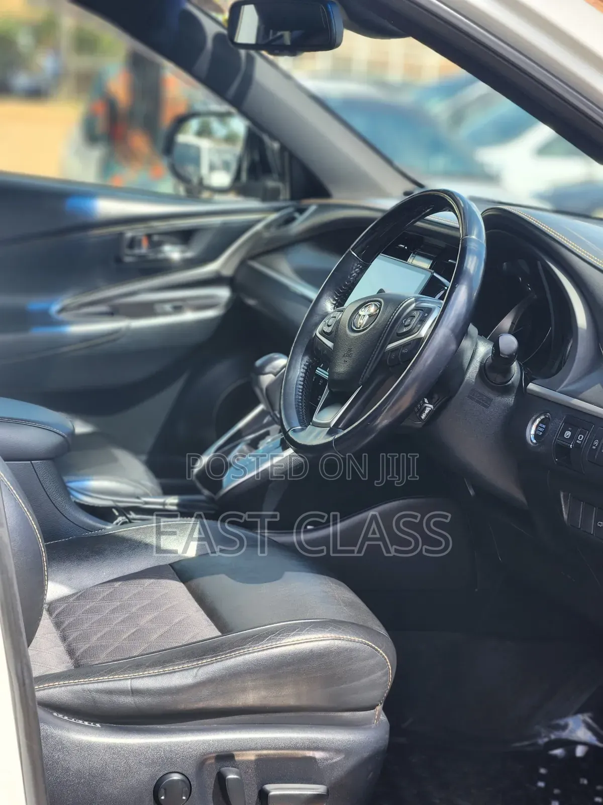 Toyota Harrier 2.0 2019 White