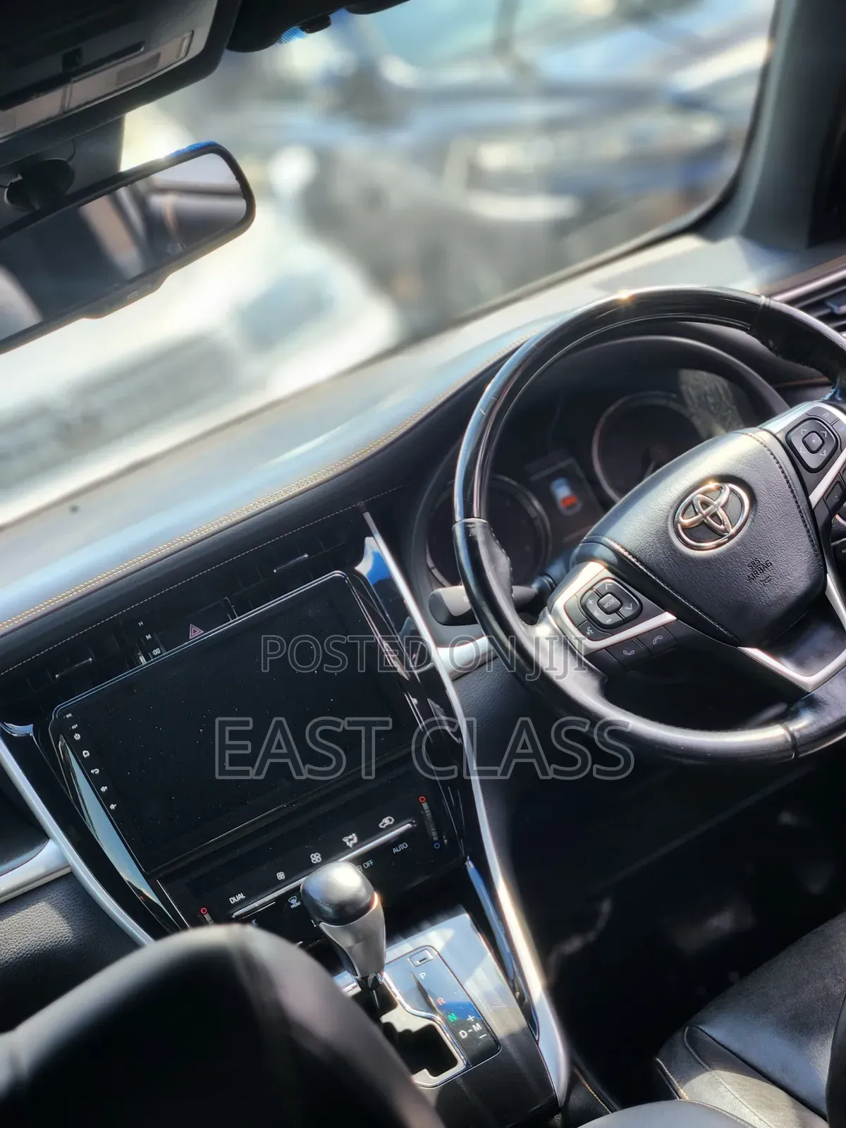 Toyota Harrier 2.0 2019 White