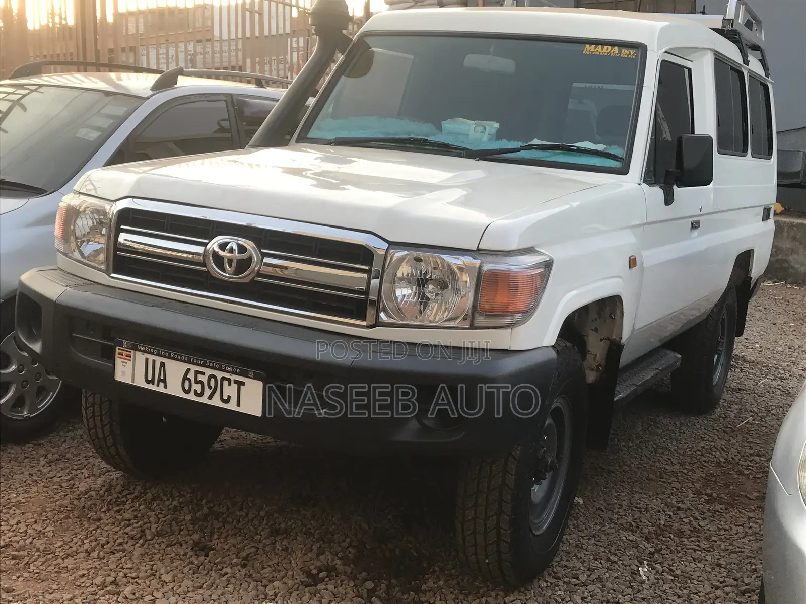 Toyota Land Cruiser Prado 2000 White
