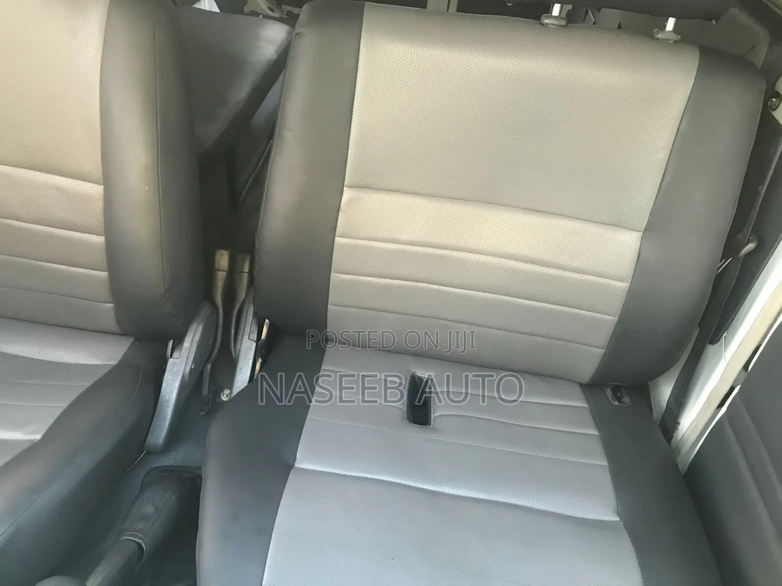 Toyota Land Cruiser Prado 2000 White