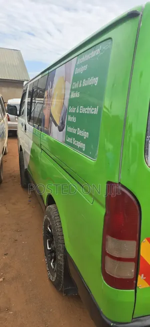 Toyota HiAce 2006 White