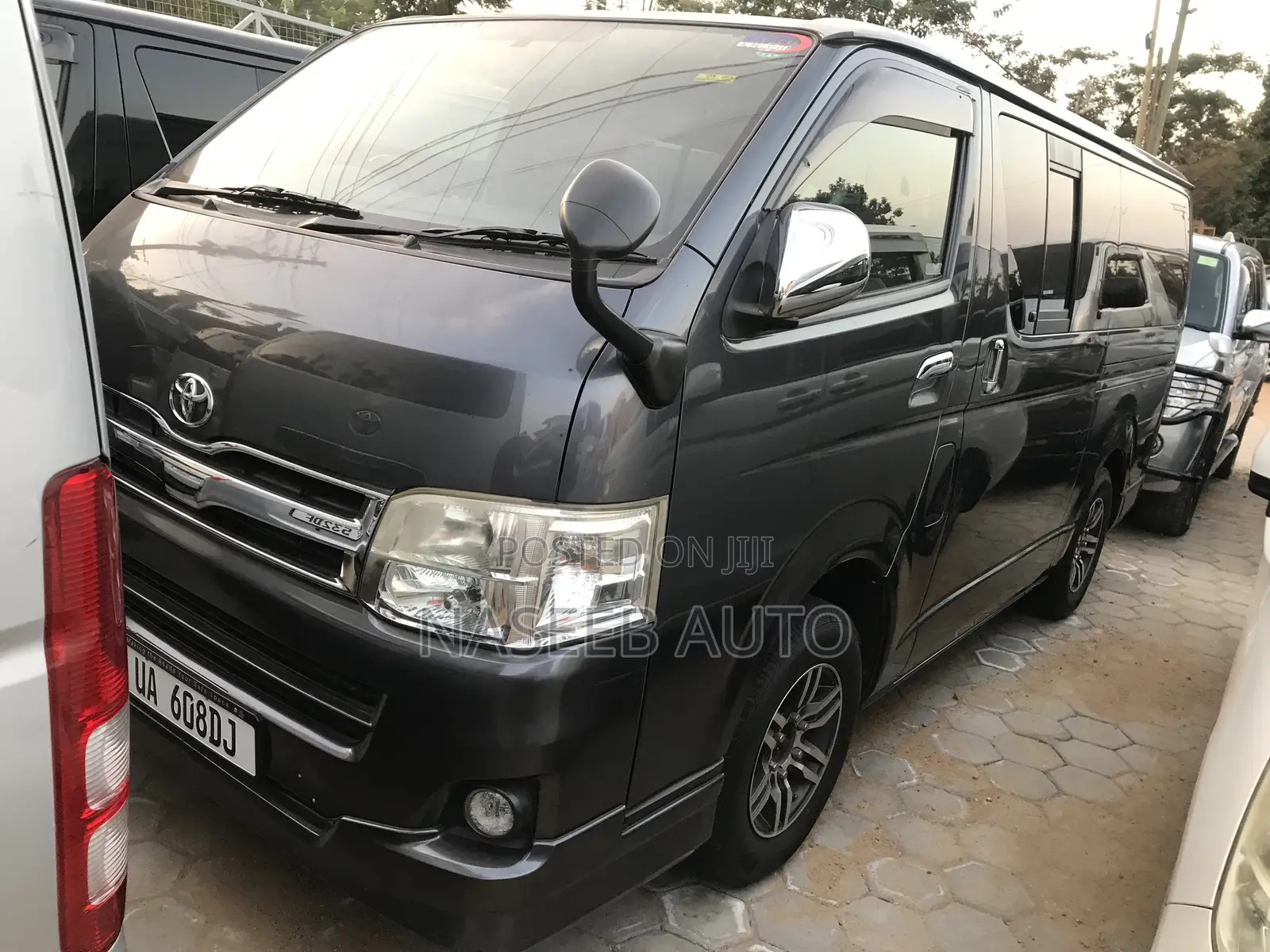 Toyota HiAce 2010 Grey