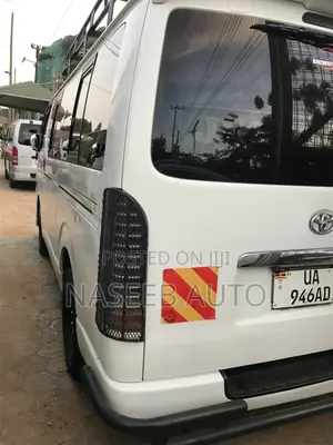 Toyota HiAce 2010 White