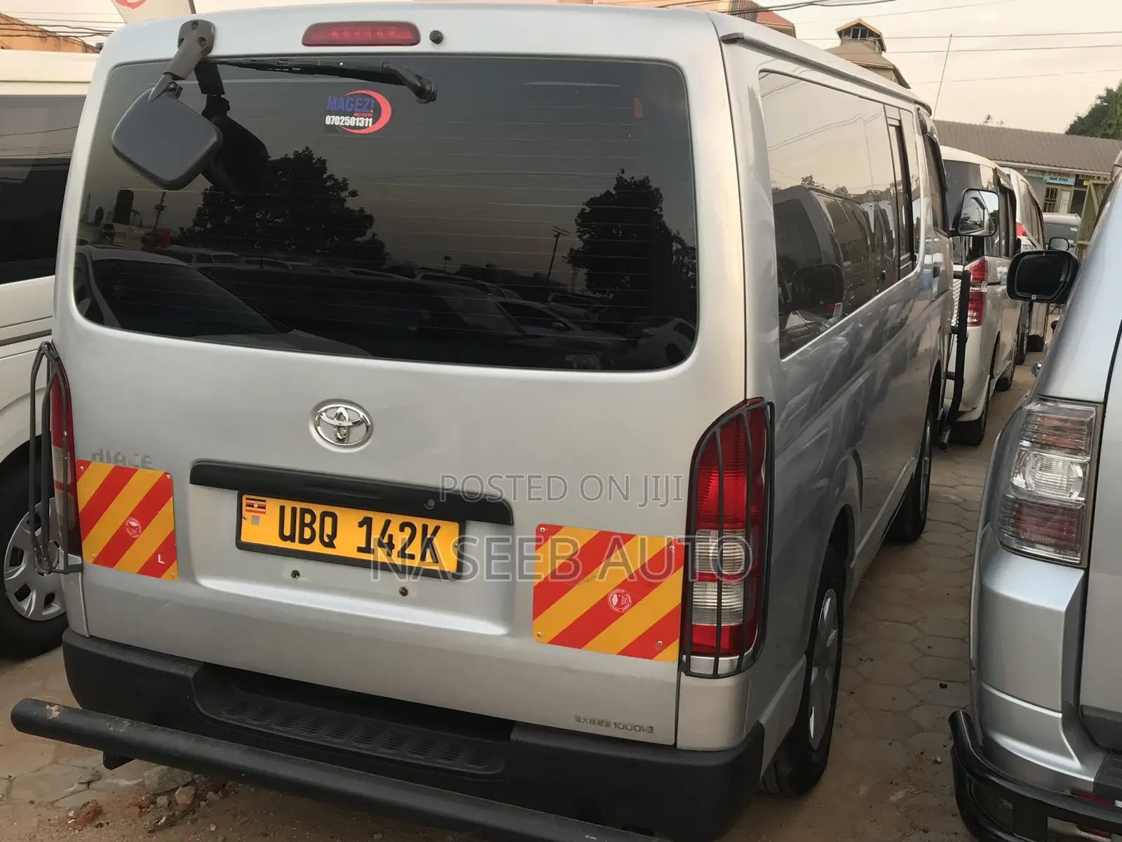 Toyota HiAce 2010 Silver