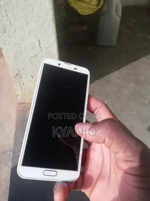 Sharp Aquos Sense 2 SHV43 32 GB White