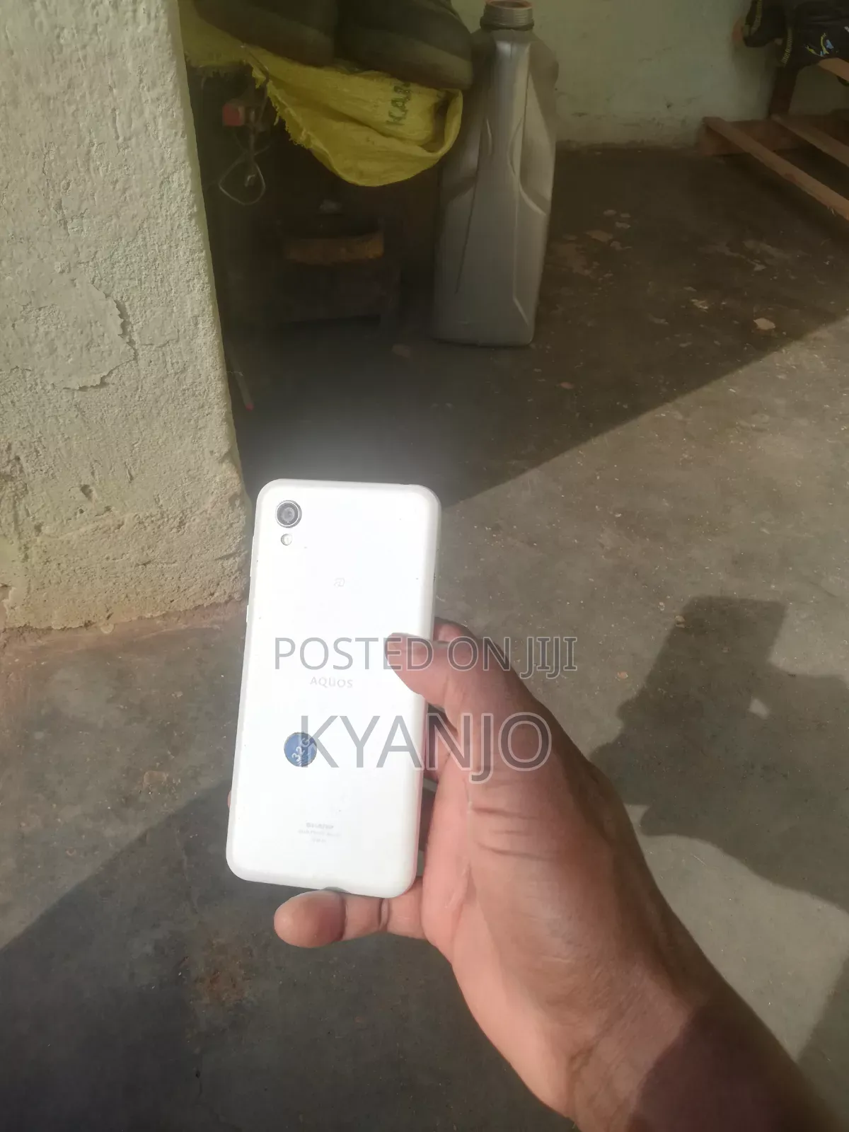 Sharp Aquos Sense 2 SHV43 32 GB White